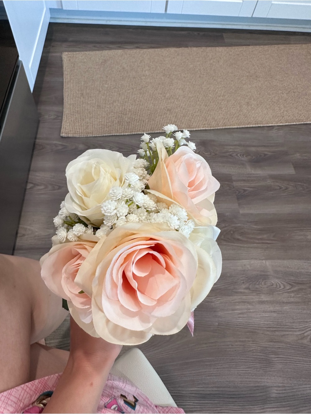 No-Brand Peach & Cream Artificial Rose Bouquet — Home Accent